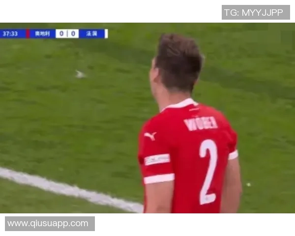 姆巴佩突入禁区遭对方侵犯却未获裁判判罚引发争议